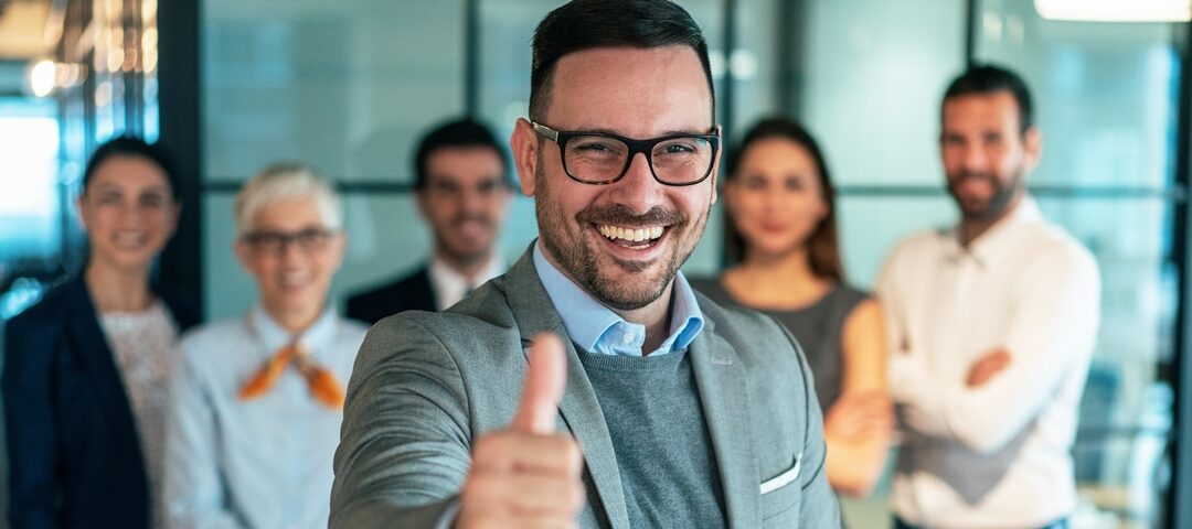 5 claves para desarrollar el carisma y tener una presencia impactante